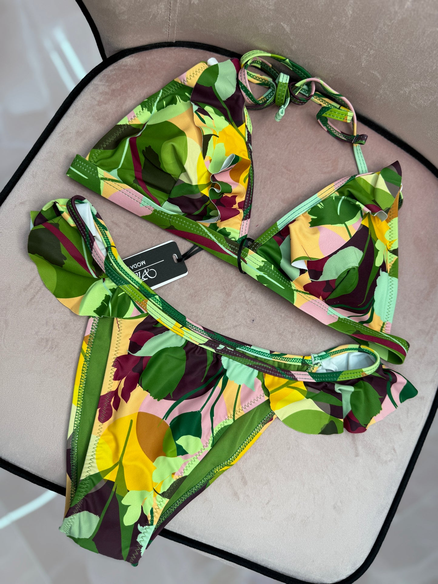 COSTUME FLOWER